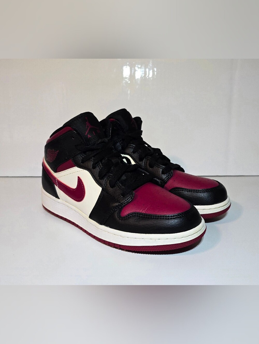 Nike Air Jordan 1 Mid GS 'Bred Toe' Youth Size 4.5Y Kids Casual Sneakers